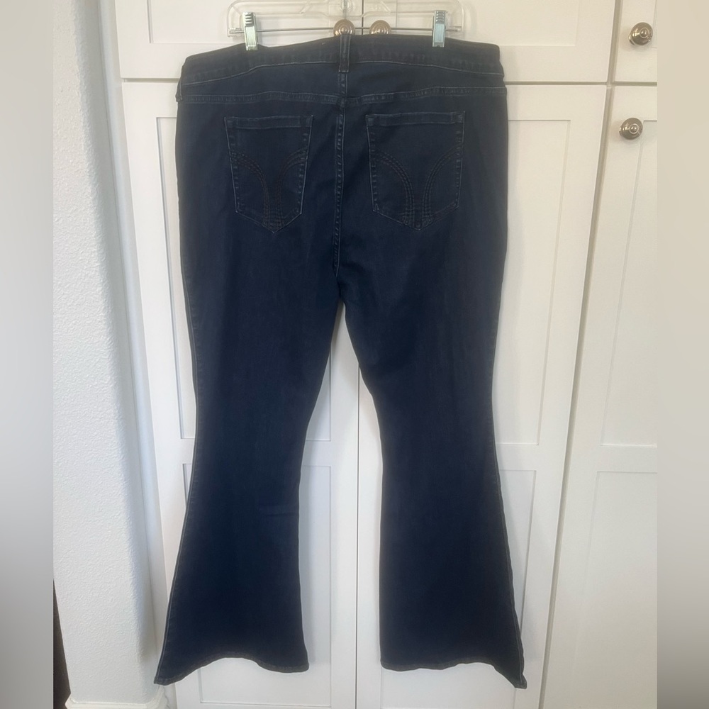 HOLLISTER Women’s High Rise Dark Wash Flare Jeans Size 20 Regular NWT - Picture 3 of 4